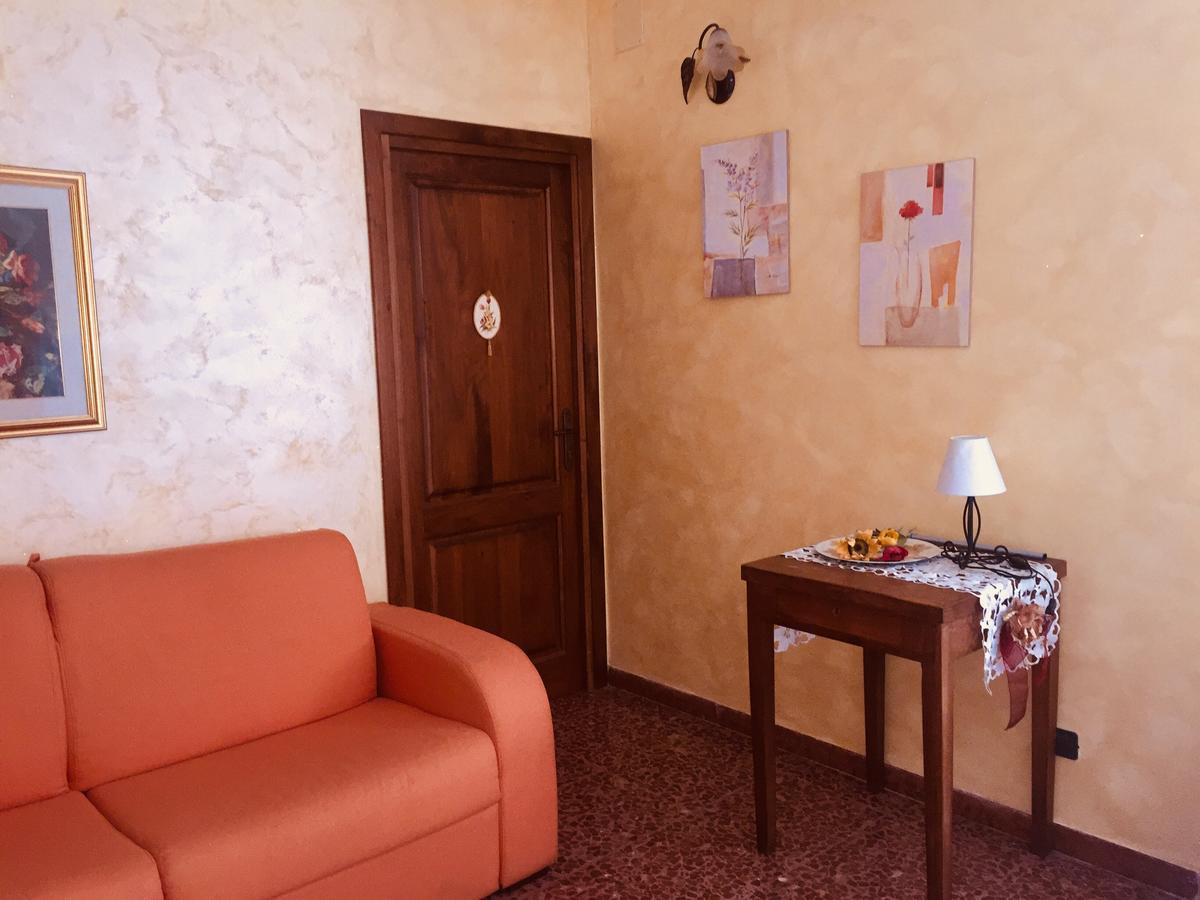 B&B Il Tulipano Sul Lago Colle di Tora Eksteriør billede